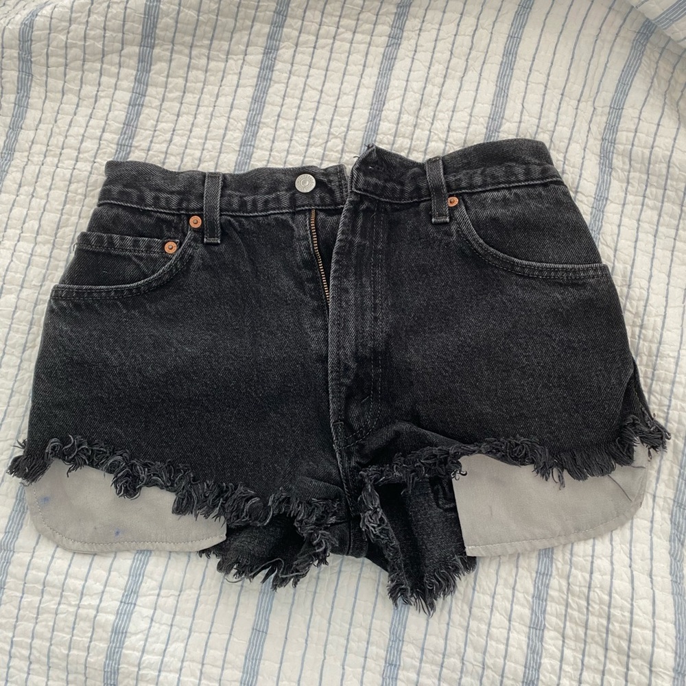 Levi’s regular fit 305 black denim shorts